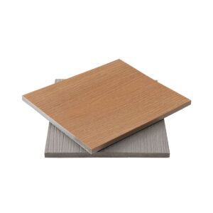 Échantillons de panneaux en bois composite.